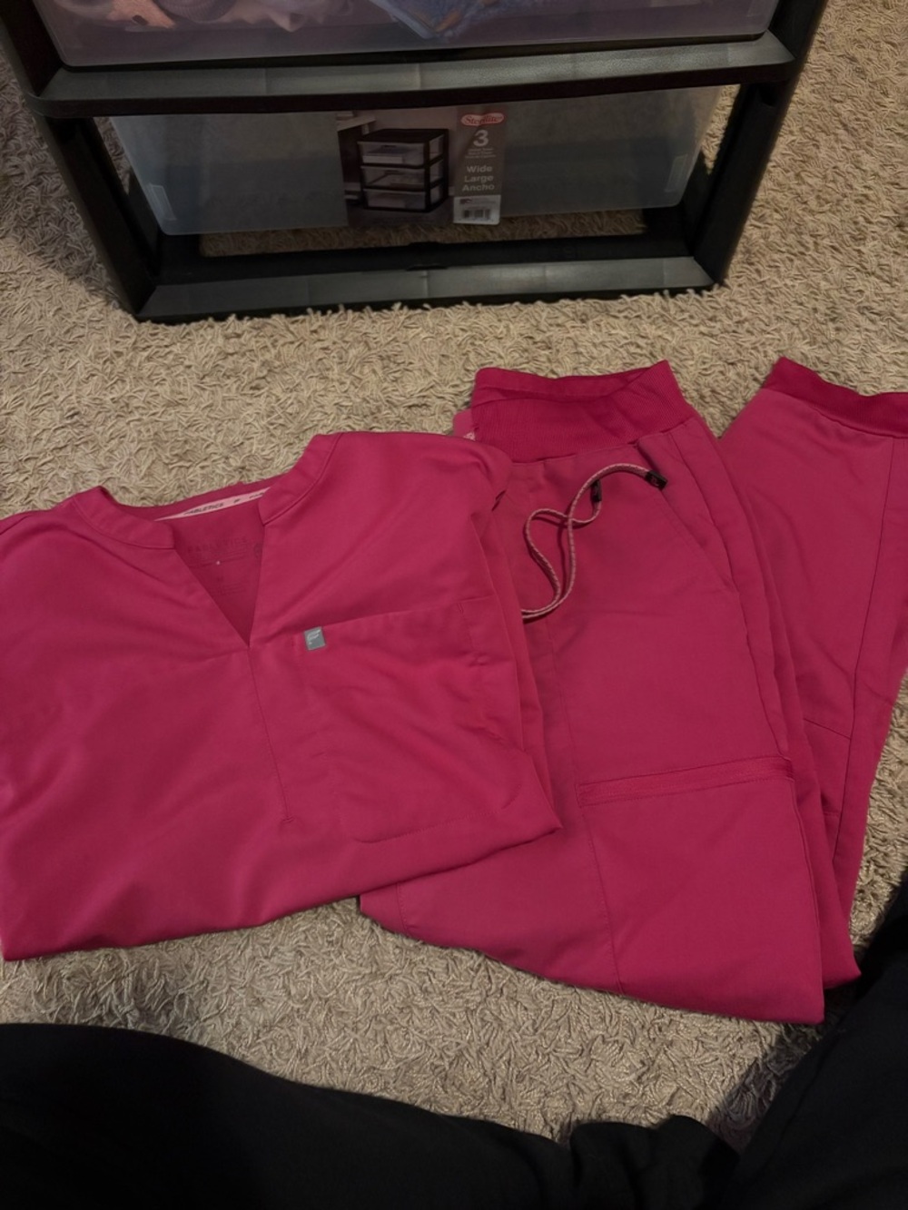 Hot Pink Fabletics Scrub Set - Evolve Scrub Top & Drawstring Jogger Pants